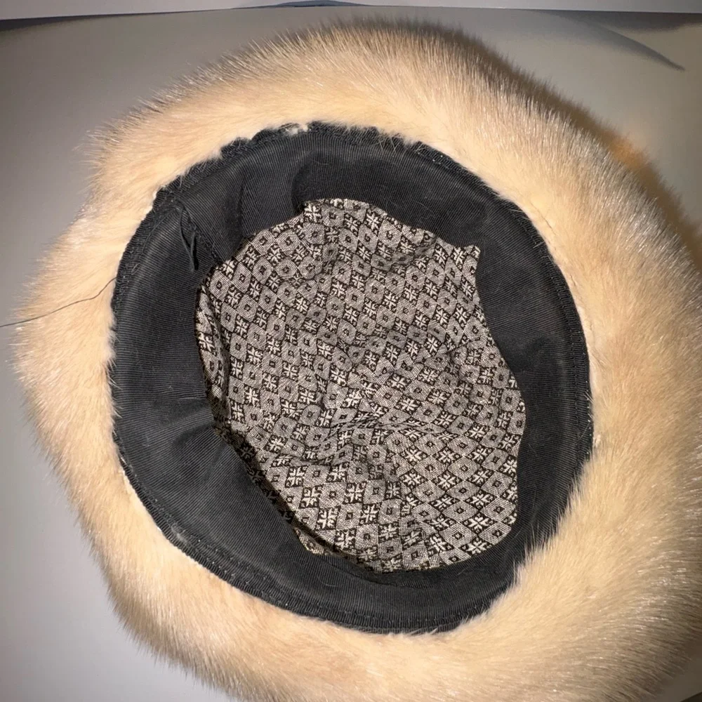 Vintage Mink Fur Cloche Hat - Picture 3 of 3